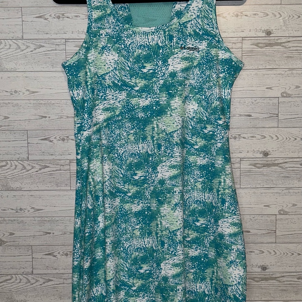 Columbia Teal and White Patterned Sleeveless Top Medium